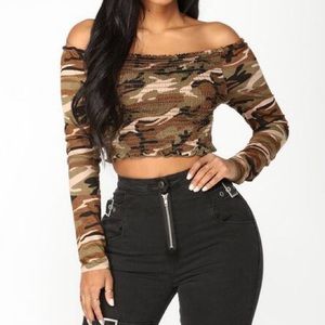 Off Shoulder Camou Crop Top